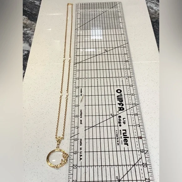 Magnifying glass pendant Elegant Gold Necklace Set - Picture 2 of 3
